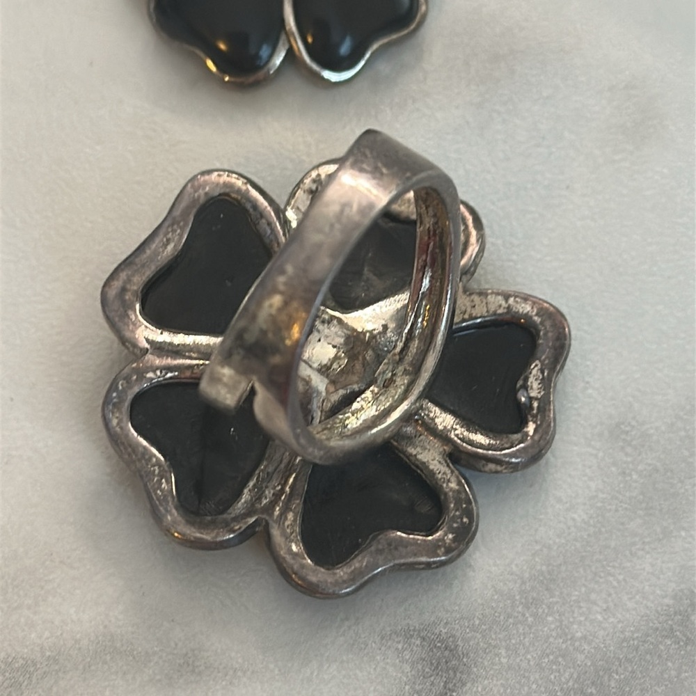 Pre owned- Elegant Black Flower Jewelry Set - Picture 16 of 16